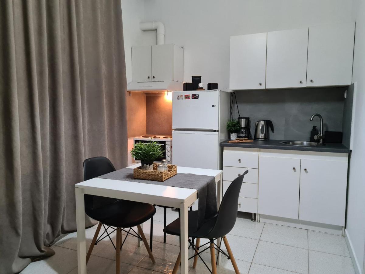 לריסה Apartment In The Heart Of The City 3 מראה חיצוני תמונה