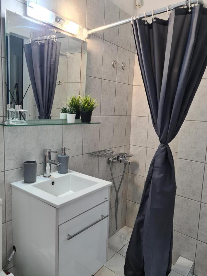 לריסה Apartment In The Heart Of The City 3 מראה חיצוני תמונה