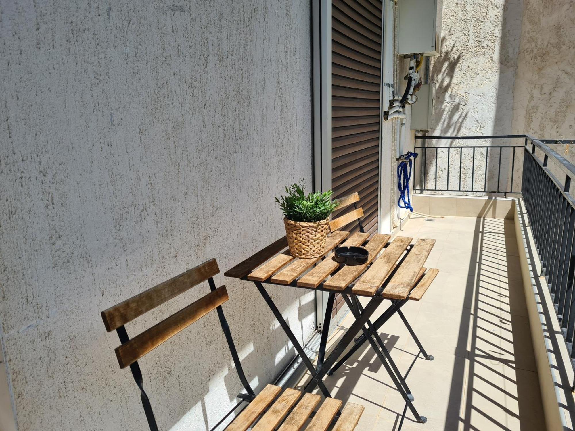 לריסה Apartment In The Heart Of The City 3 מראה חיצוני תמונה