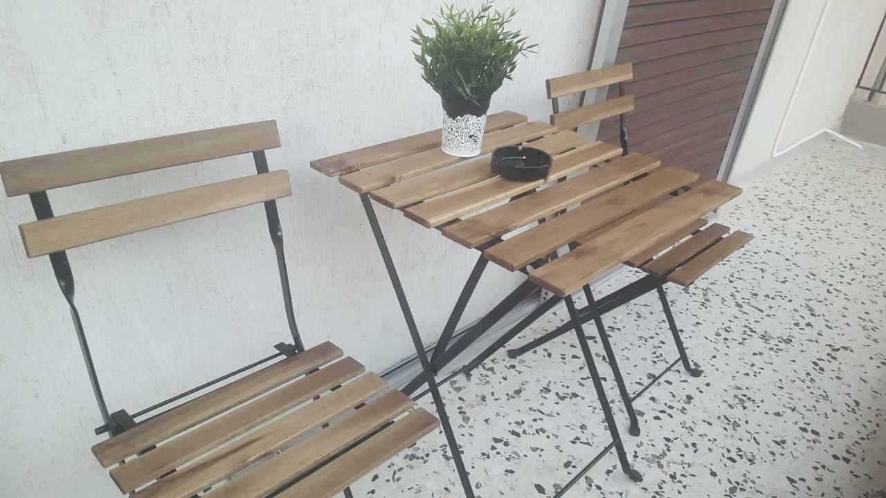 לריסה Apartment In The Heart Of The City 3 מראה חיצוני תמונה
